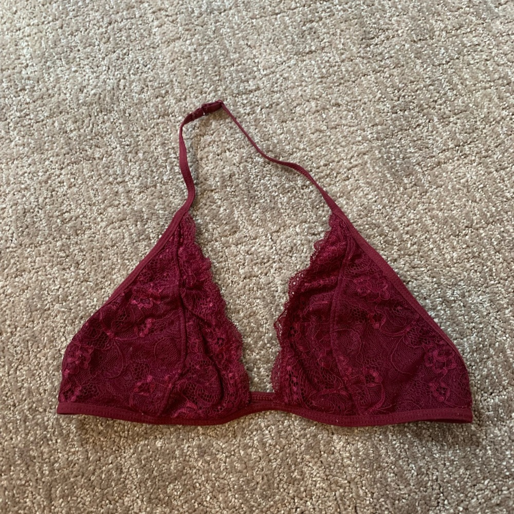 🤩 3 for $ 20 / Urban Outfitters Out From Under Burgundy Lace Halter Bralette